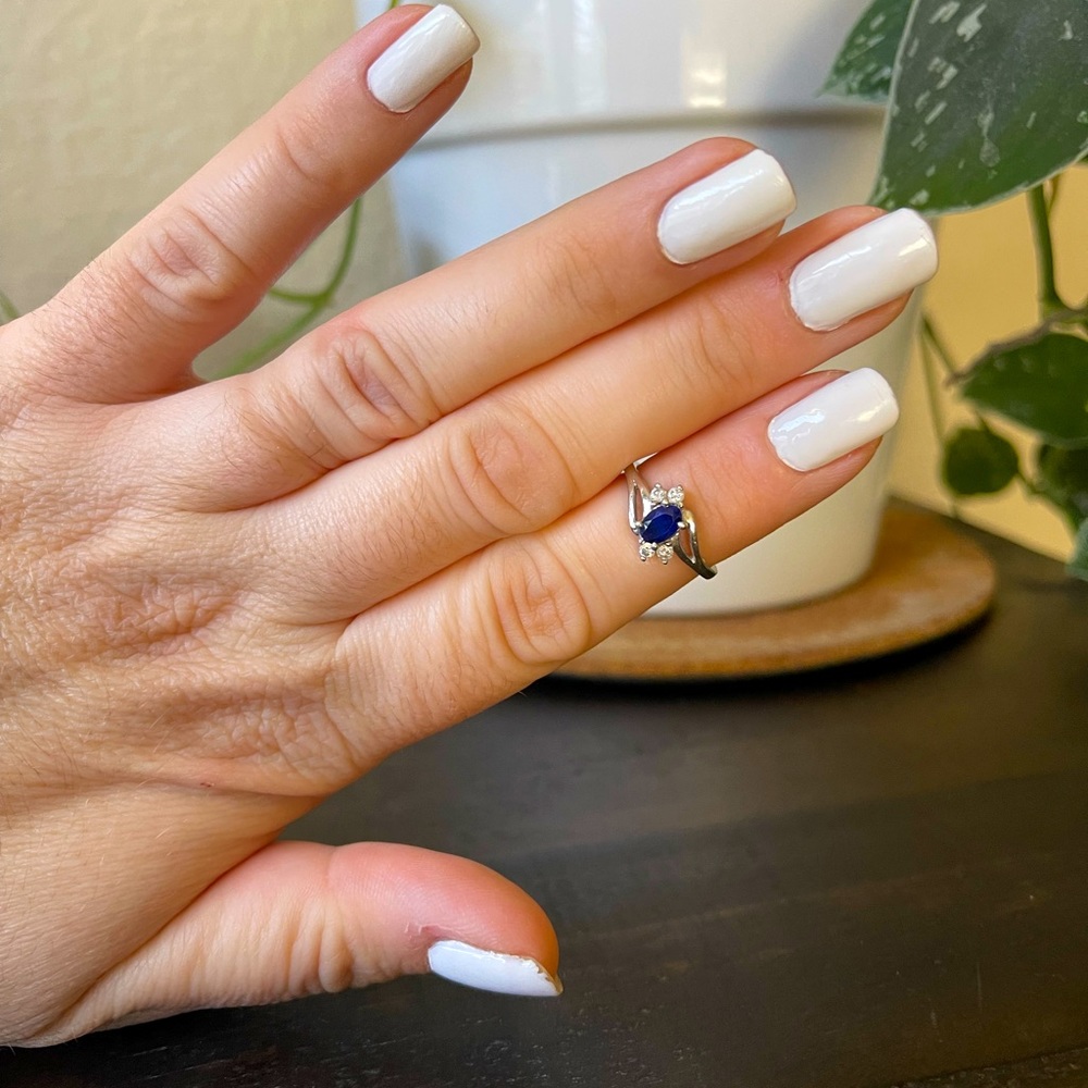 10k white gold sapphire ring